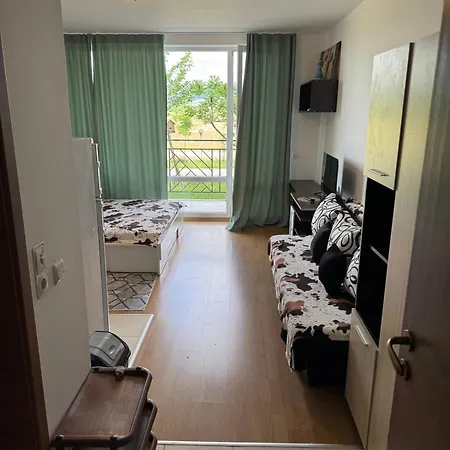 Orchid Apartment *